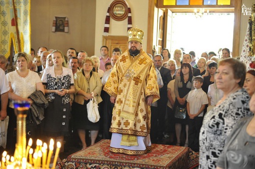 Празник у храмі Всіх святих землі Української